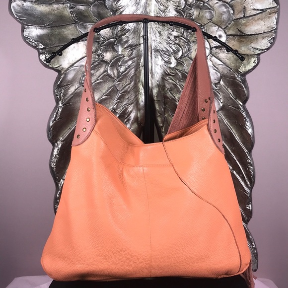 🎁 Camila Alves Muxo Shoulder Bag 😍 - Picture 5 of 8